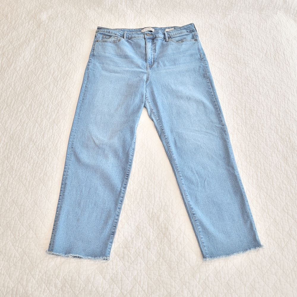 Sanctuary Slim Straight Light Wash Straight Leg Raw Hem Jeans Size 16 (33)